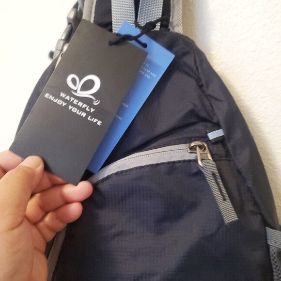 Waterfly Sling Pack - Black Gray Adjustable Strap Pockets Zippered NWT - Picture 10 of 16